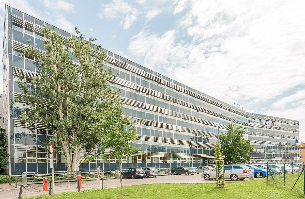 Pronájem kanceláře 183 m²