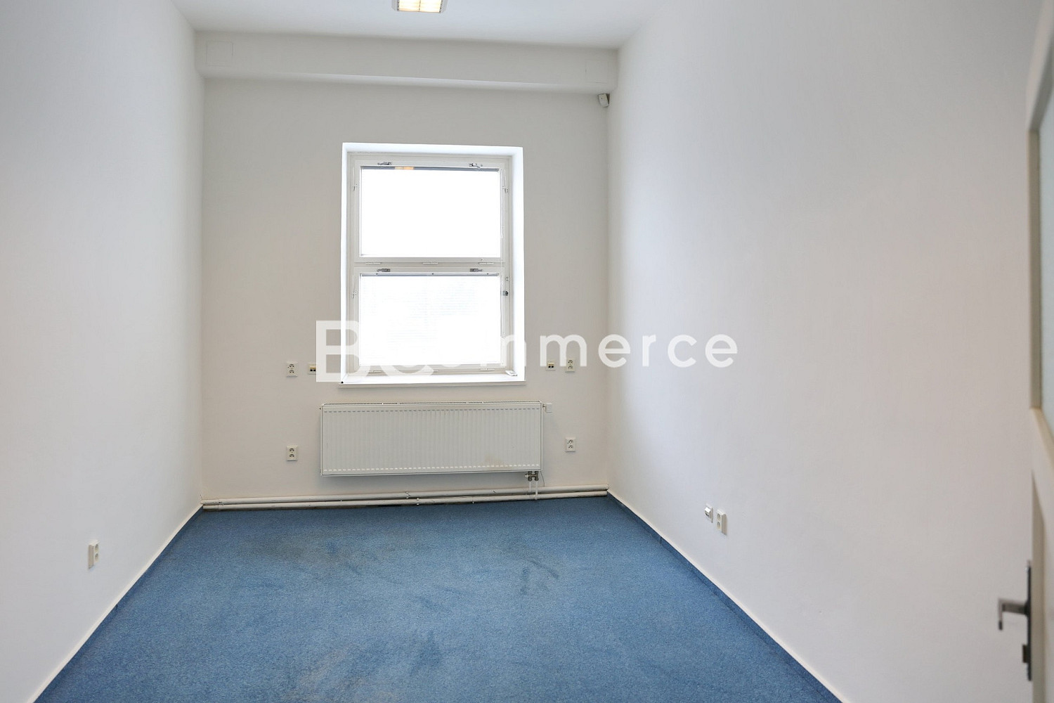 Pronájem kanceláře 43 m² – fotografie 3