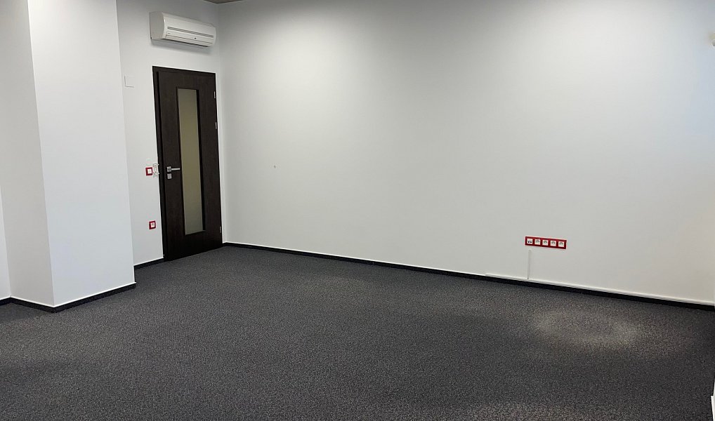 Pronájem kanceláře 33 m², Pardubice – náhled fotky 6