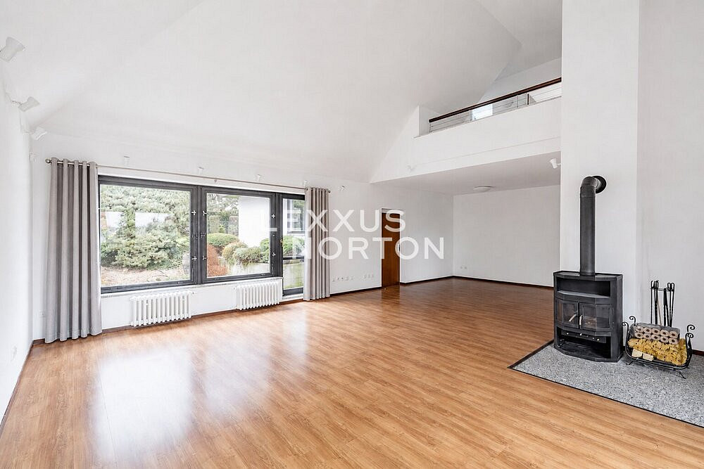 Pronájem domu 417 m² s pozemkem 1 263 m² — photo 2