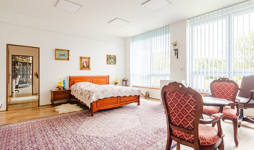 Prodej domu 358 m² s pozemkem 520 m², Slabce – náhled fotky 10