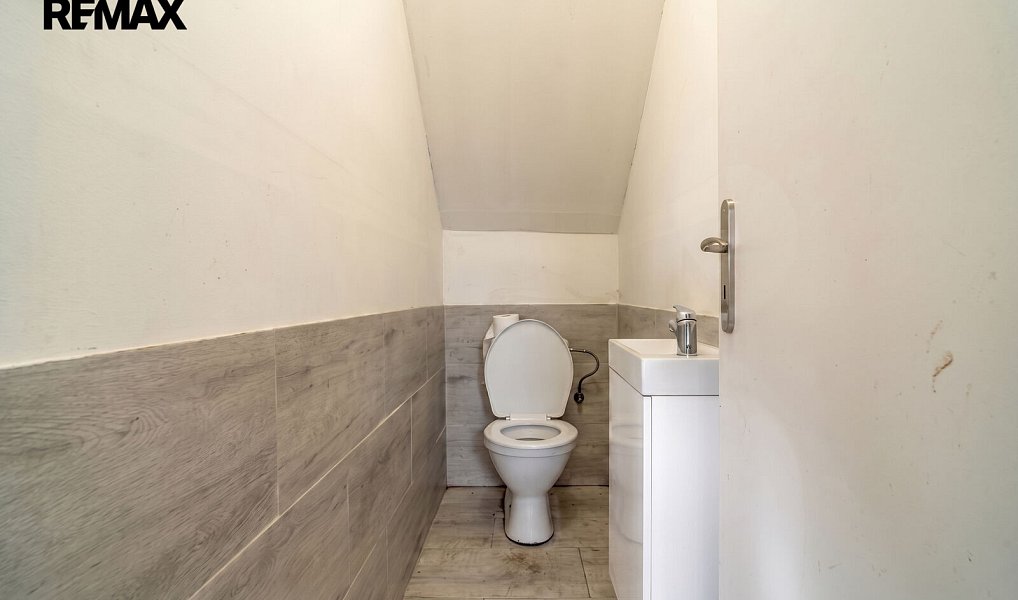 Prodej domu 193 m² s pozemkem 748 m², Okřesaneč – náhled fotky 8