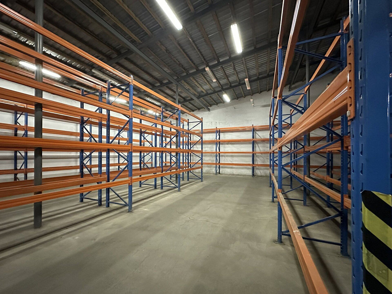 Pronájem skladovacích prostor 1 700 m² – fotografie 2