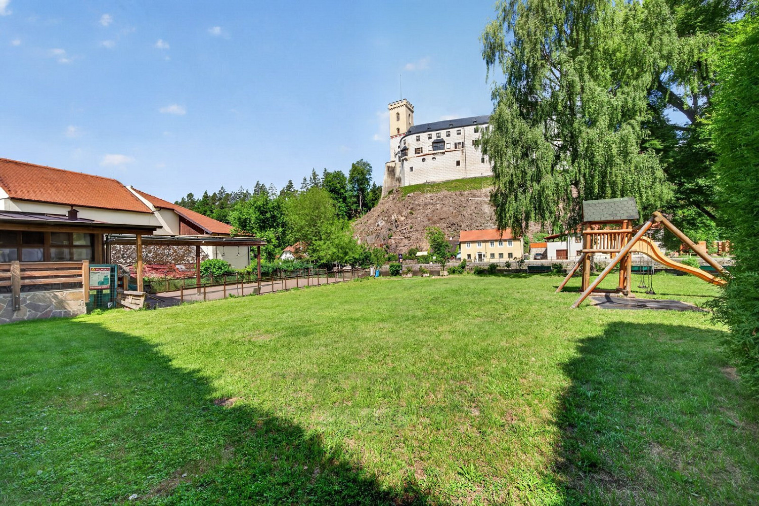 Prodej ubytovacího objektu 1 750 m² – fotografie 5
