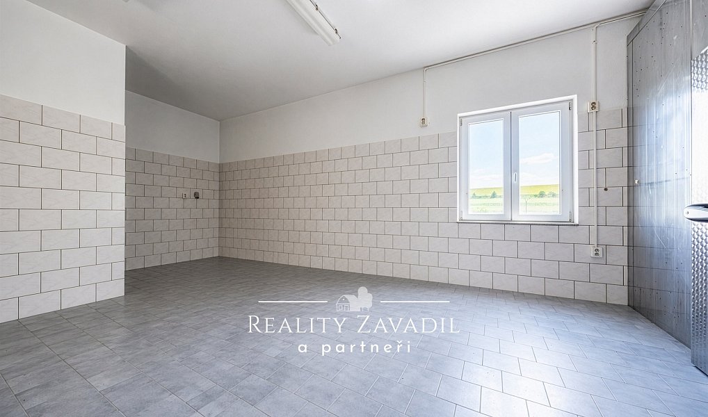 Prodej domu 940 m² s pozemkem 5 787 m², Koleč – náhled fotky 26