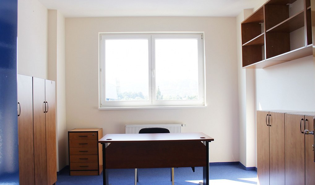 Pronájem kanceláře 16 m², Karlovy Vary – náhled fotky 6