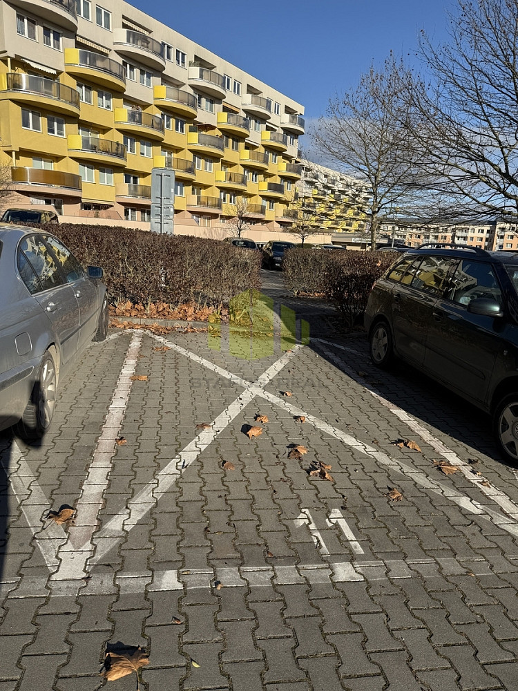 Pronájem venkovního nezastřešeného parkovacího stání, Okružní, Olomouc
