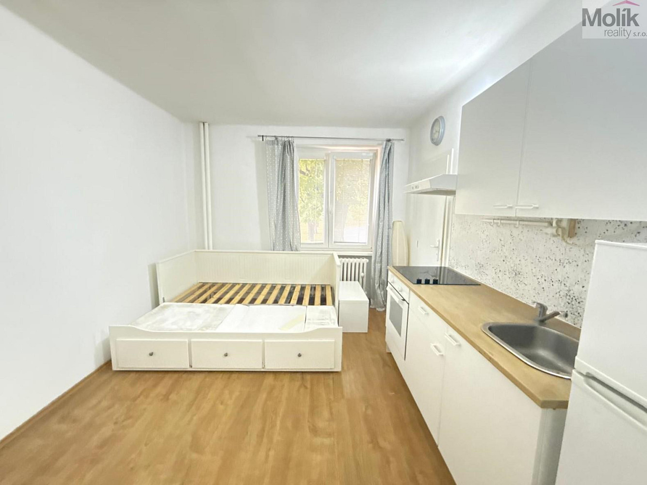 Pronájem bytu 1+kk 22 m² – fotografie 2