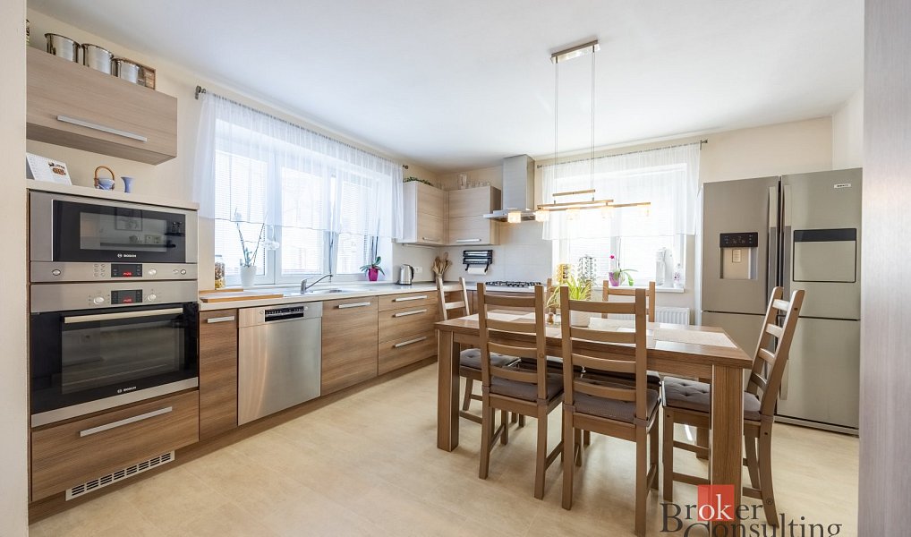 Prodej domu 126 m² s pozemkem 1 880 m², Pardubice – náhled fotky 4