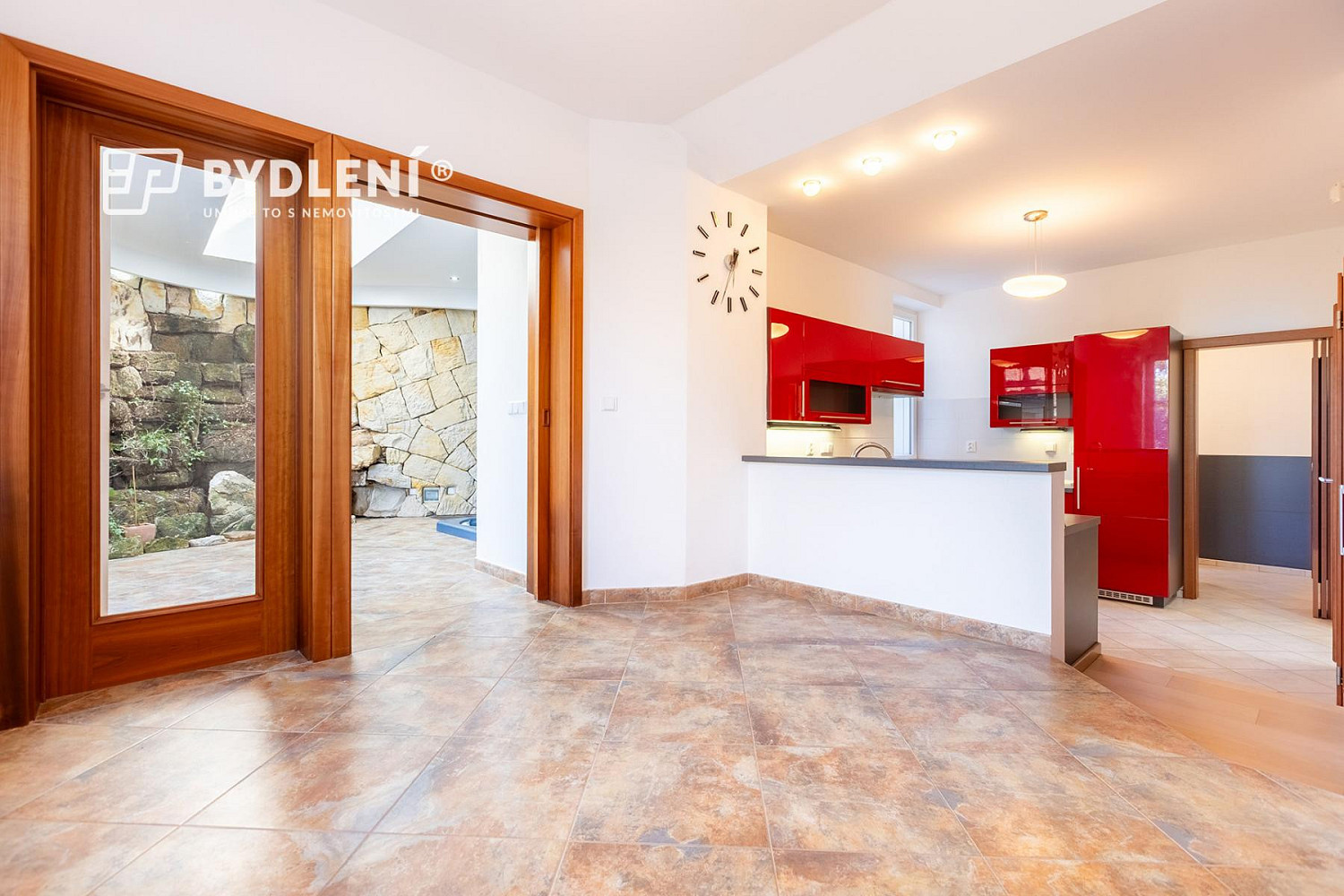 Prodej domu 382 m² s pozemkem 747 m² – fotografie 3