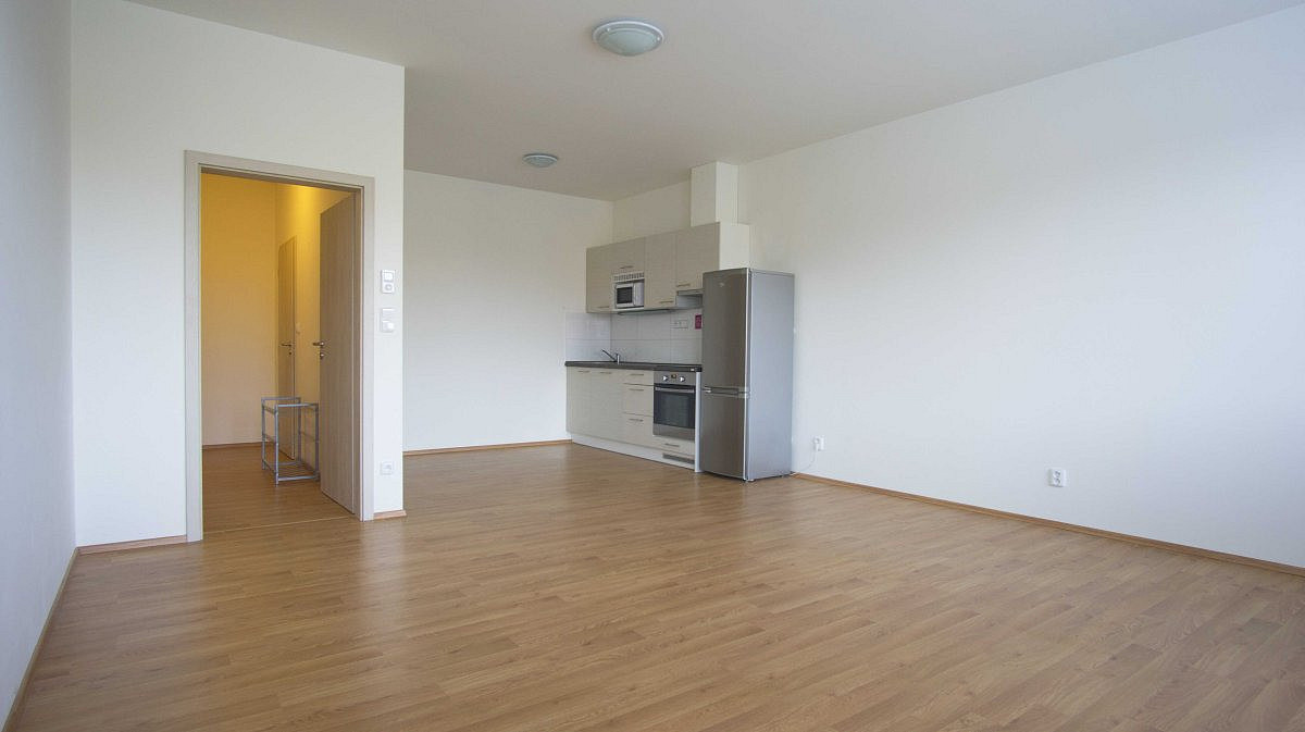 Pronájem bytu 2+kk 62 m² – pohled 2
