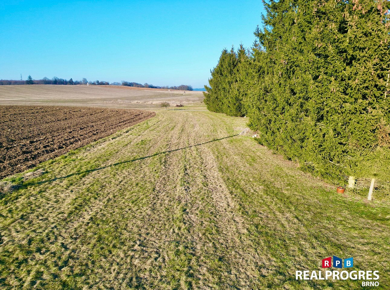 Prodej stavebního pozemku 772 m² – fotografie 3