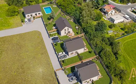 Prodej stavebního pozemku 3 962 m², Všestary, okres Praha-východ