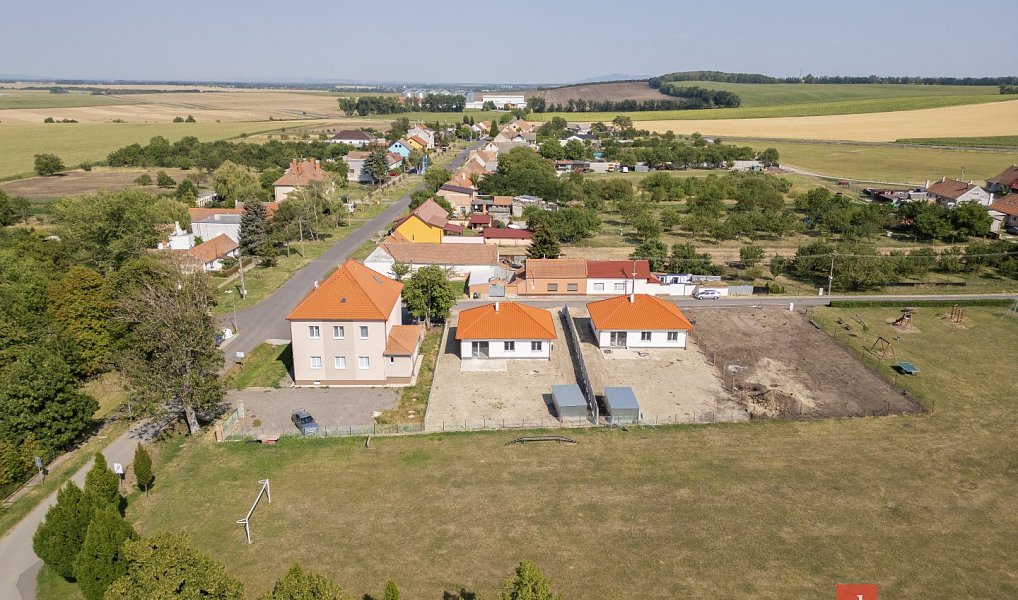 Prodej domu 100 m² s pozemkem 699 m², Miroslav – náhled fotky 27