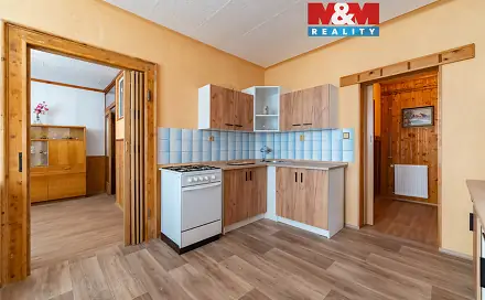 Prodej bytu 3+1 65 m², Nádražní, Aš, okres Cheb