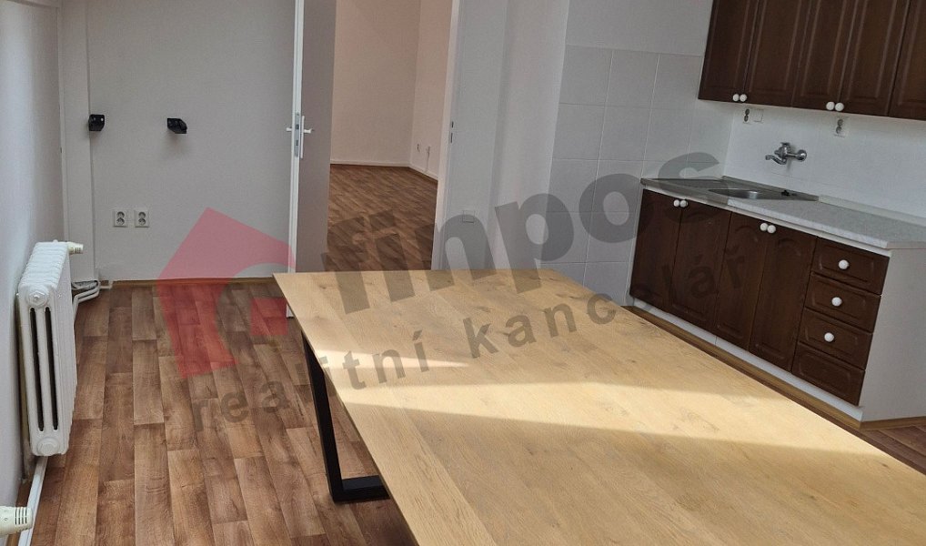Pronájem obchodních prostor 100 m², Kamenice – náhled fotky 4