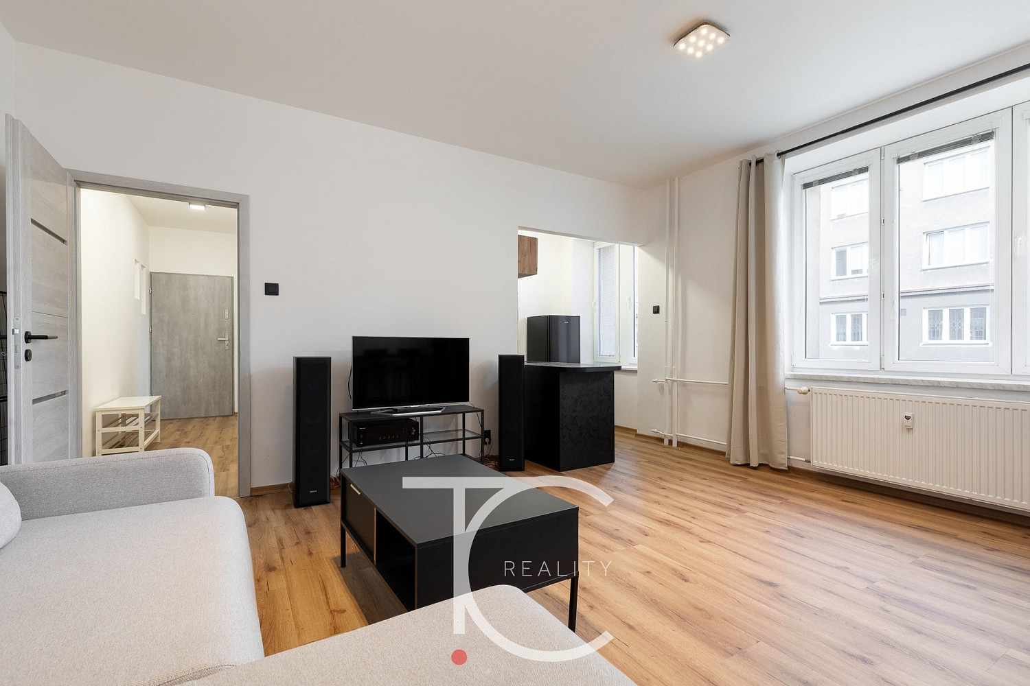 Pronájem bytu 2+kk 45 m² – fotografie 2