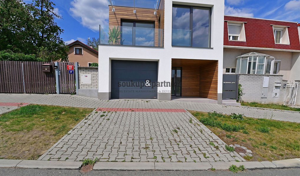 Prodej stavebního pozemku 317 m², Praha – náhled fotky 4