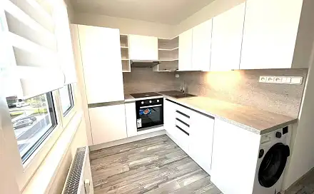 Pronájem bytu 2+1 56 m², Kosmonautů, Cheb