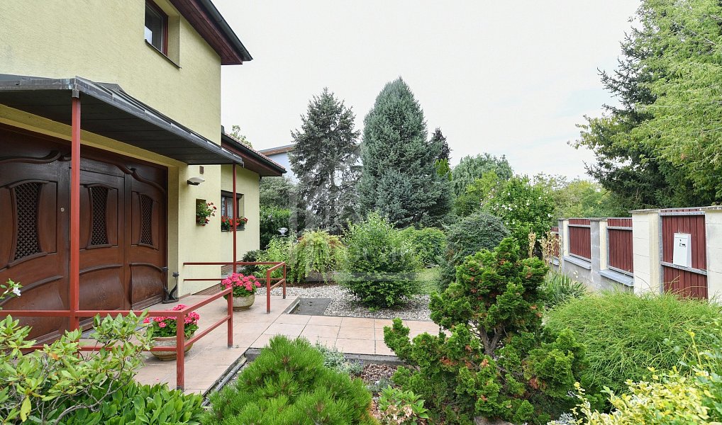 Pronájem domu 310 m² s pozemkem 814 m², Praha – náhled fotky 22