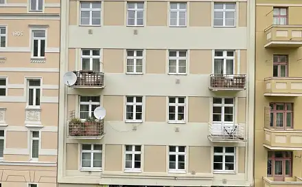 Prodej nájemního domu, činžáku 1 112 m², Pod Kavalírkou, Praha 5 - Košíře