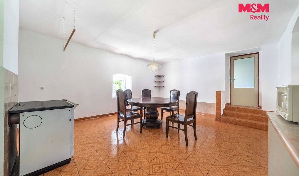 Prodej domu 80 m² s pozemkem 1 236 m², Oselce – náhled fotky 2