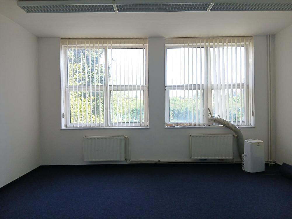 Pronájem kanceláře 30 m² — photo 3
