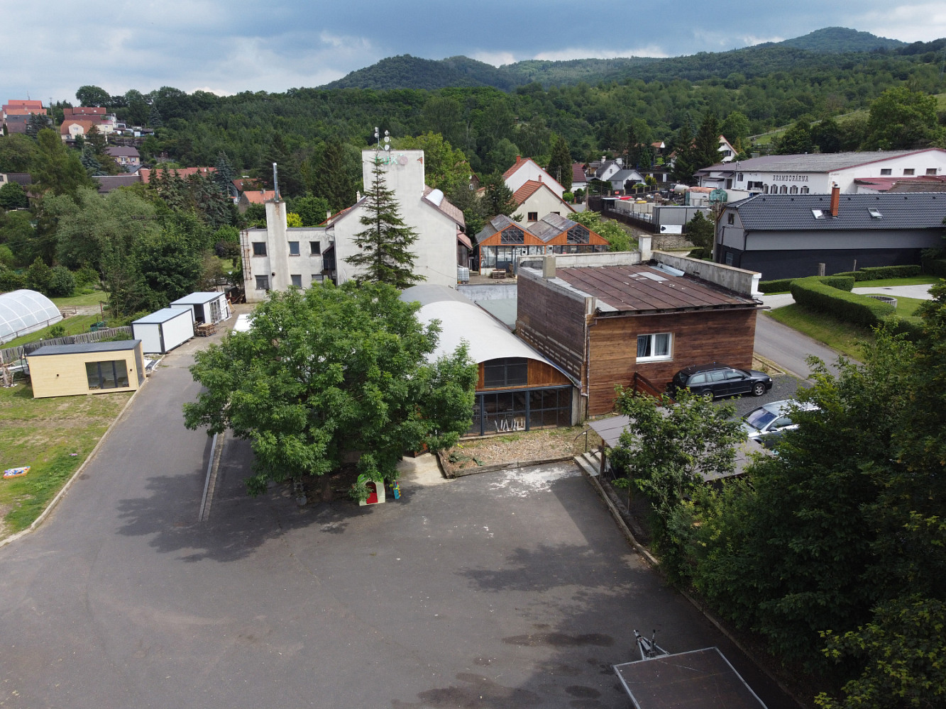 Prodej výrobních prostor 1 600 m² – fotografie 3