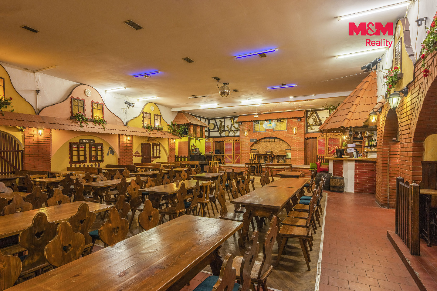 Prodej obchodních prostor 592 m² – fotografie 2