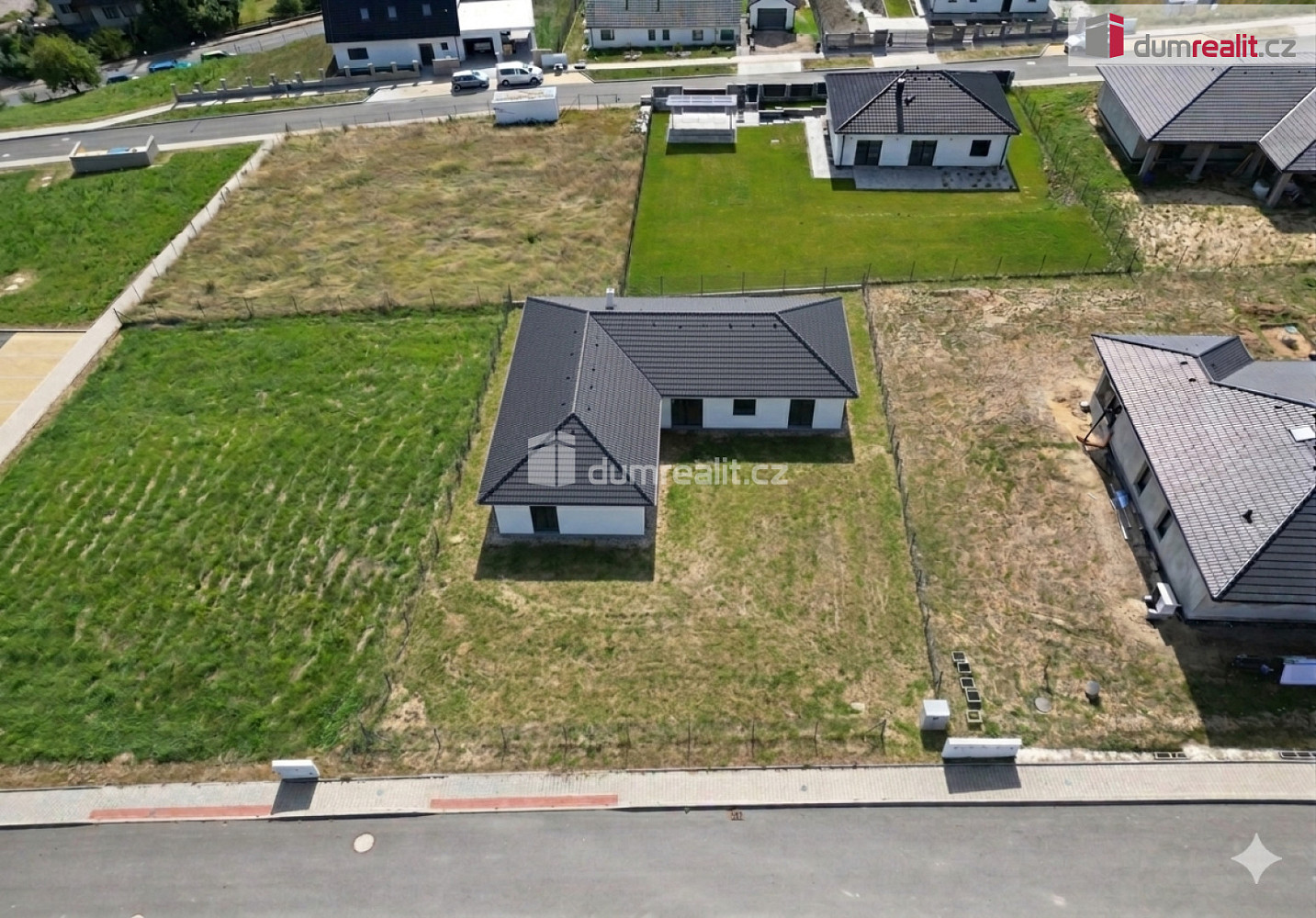 Prodej stavebního pozemku 859 m²