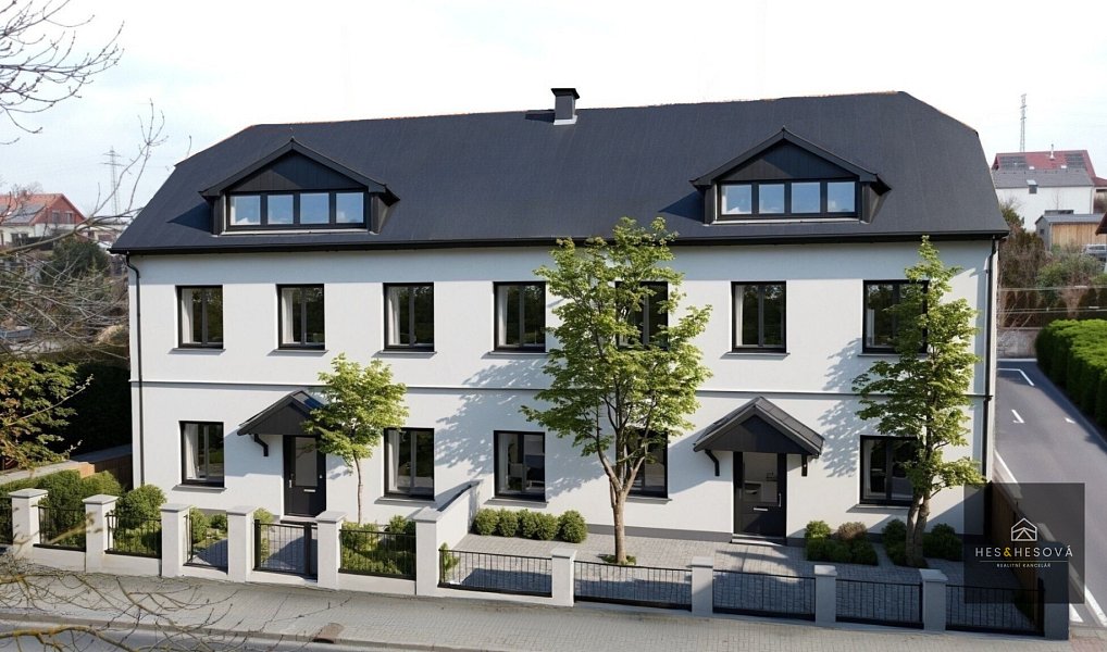 Prodej domu 500 m² s pozemkem 852 m², Třebotov – fotka 1 z 33
