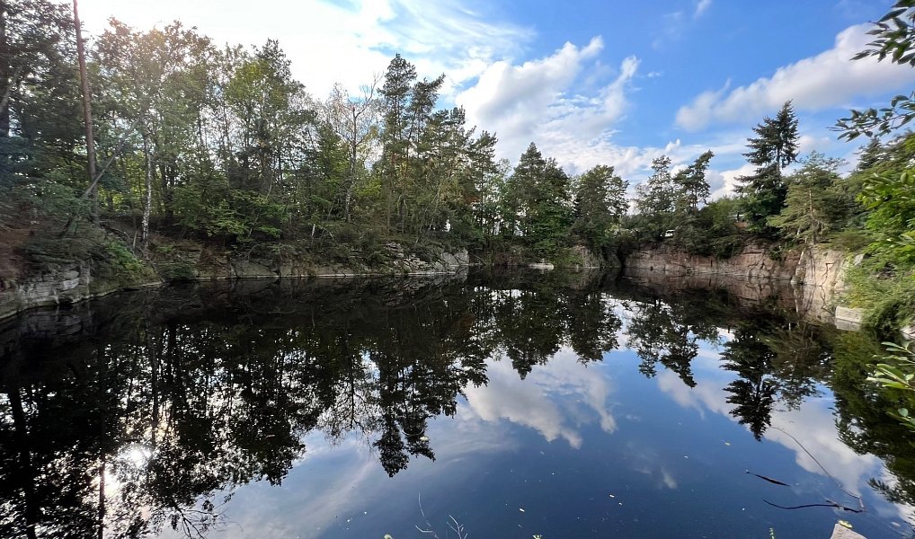 Prodej komerčního pozemku 5 830 m², Mukařov – fotka 1 z 10