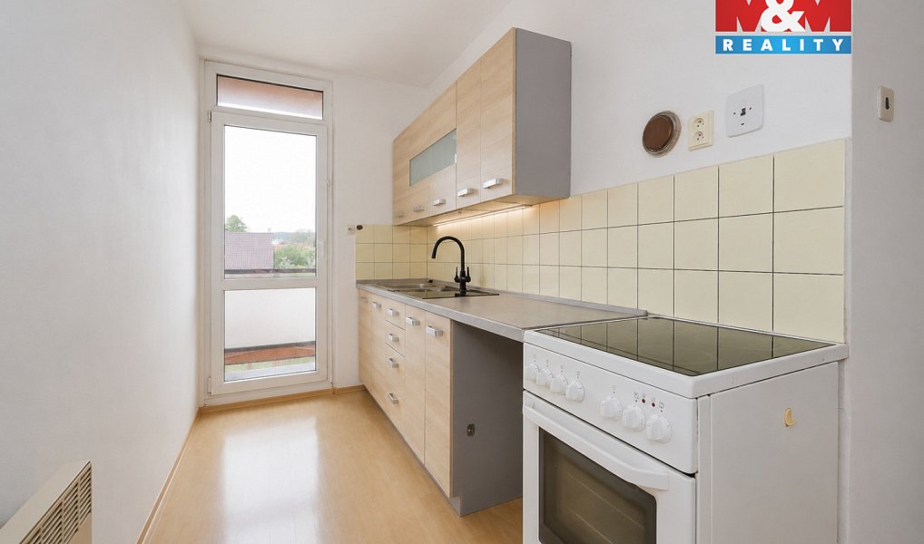 Prodej bytu 3+1 64 m², Černovice – náhled fotky 2