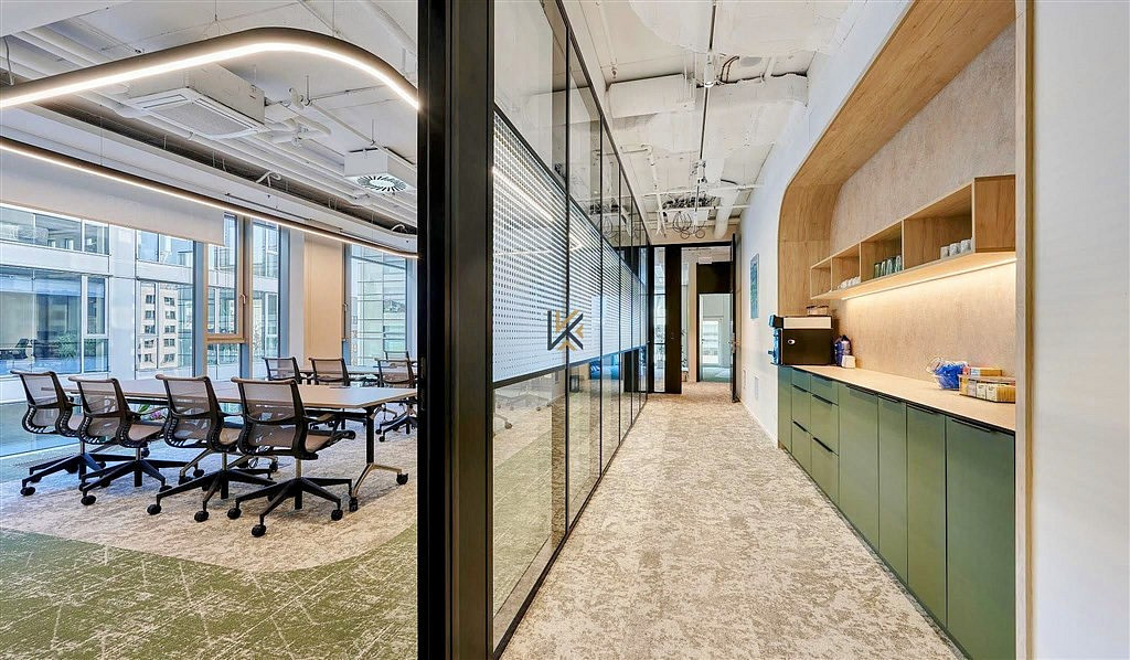Pronájem kanceláře 620 m² — photo 2