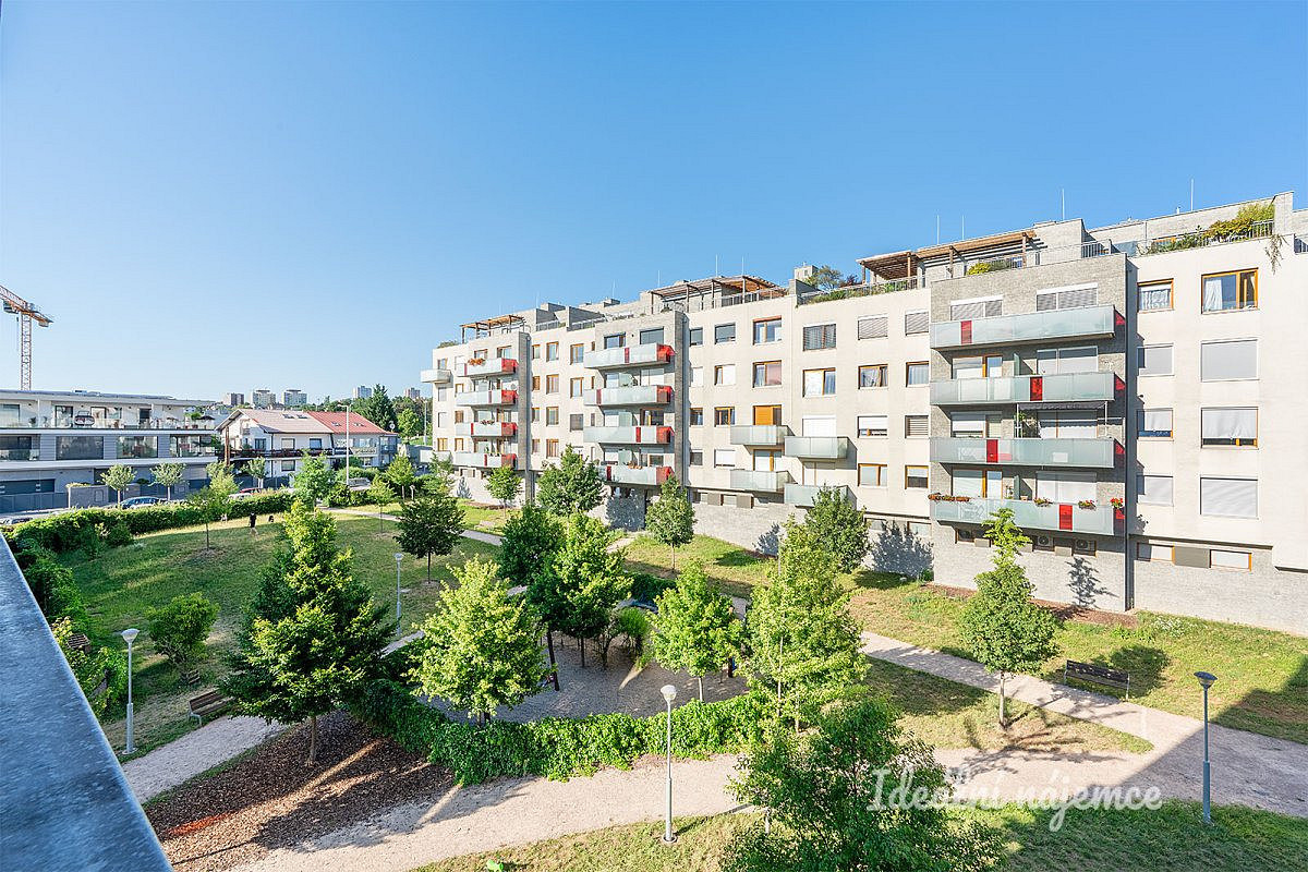 Pronájem bytu 2+kk 55 m² — photo 4
