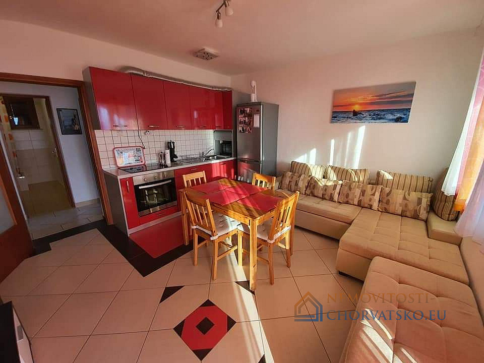 Prodej domu 220 m² s pozemkem 500 m² – pohled 5
