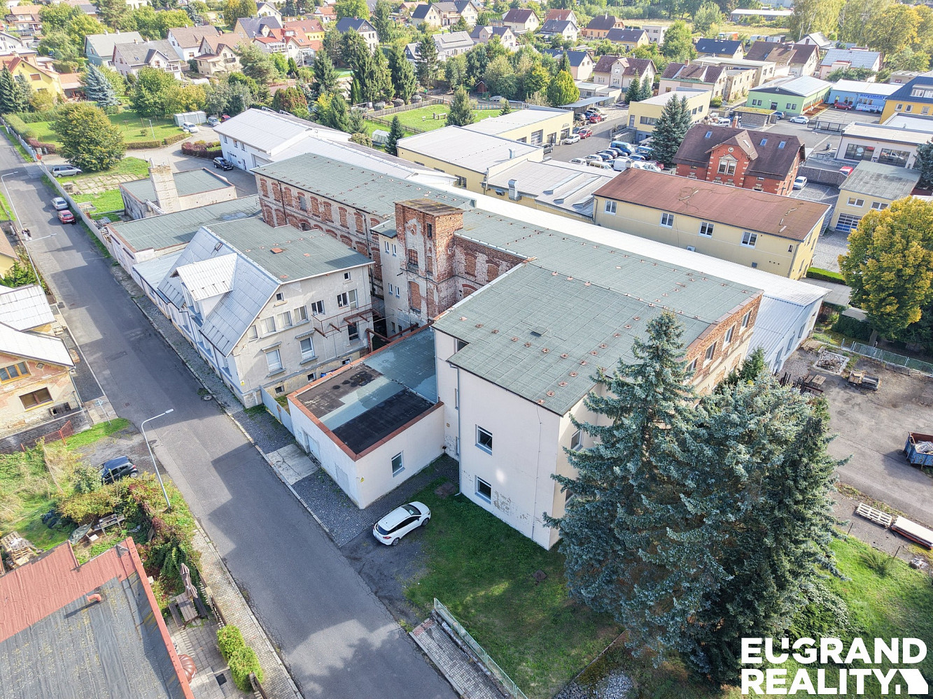 Prodej výrobních prostor 2 400 m²