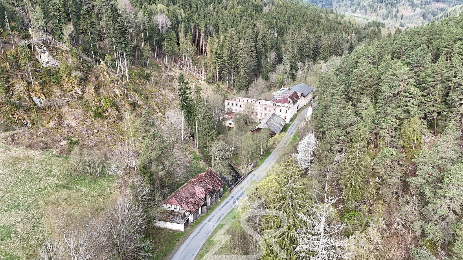 Prodej komerčního objektu (jiného typu) 10 000 m² – fotografie 3