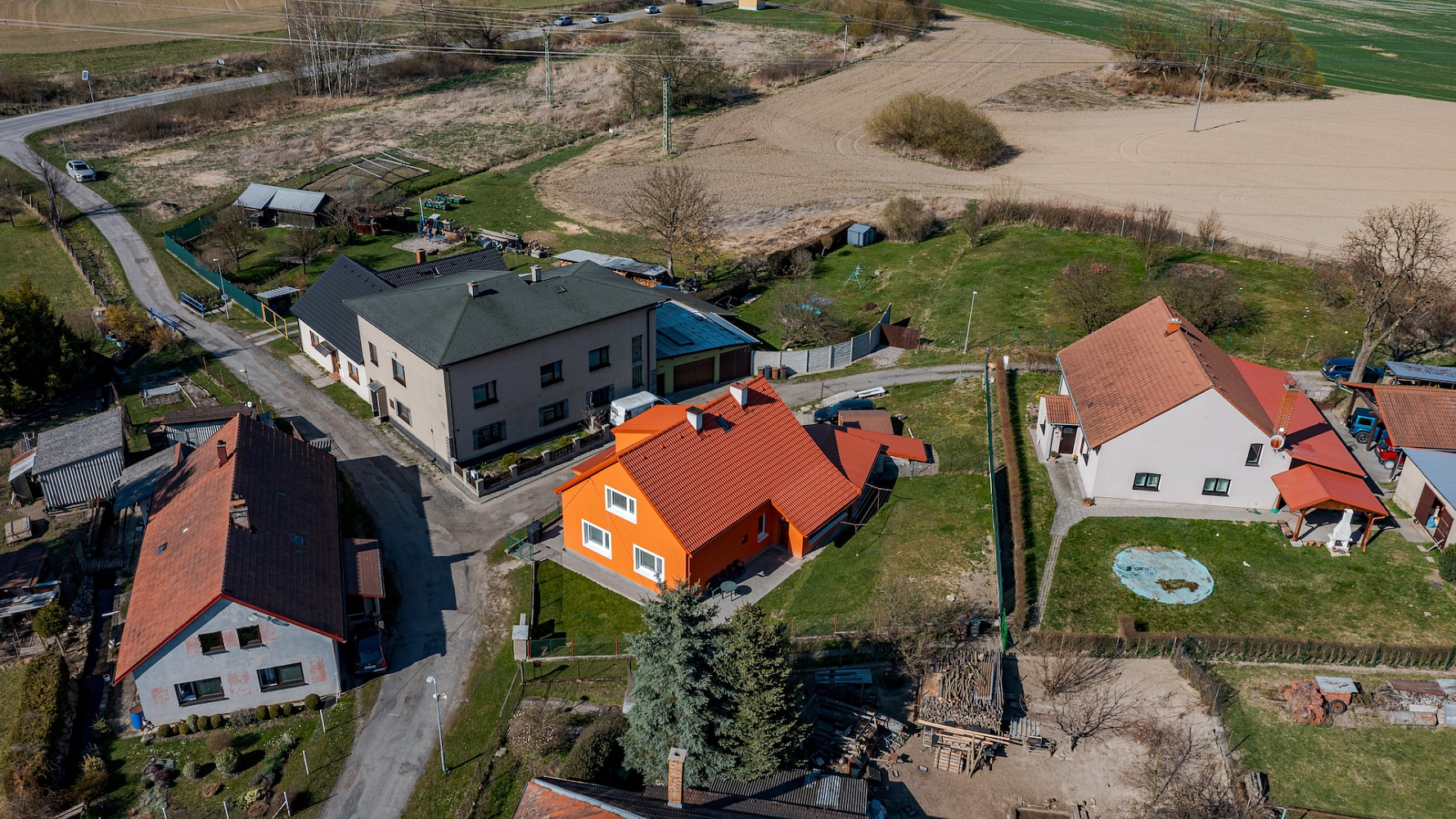 Prodej domu 180 m² s pozemkem 672 m² – fotografie 2
