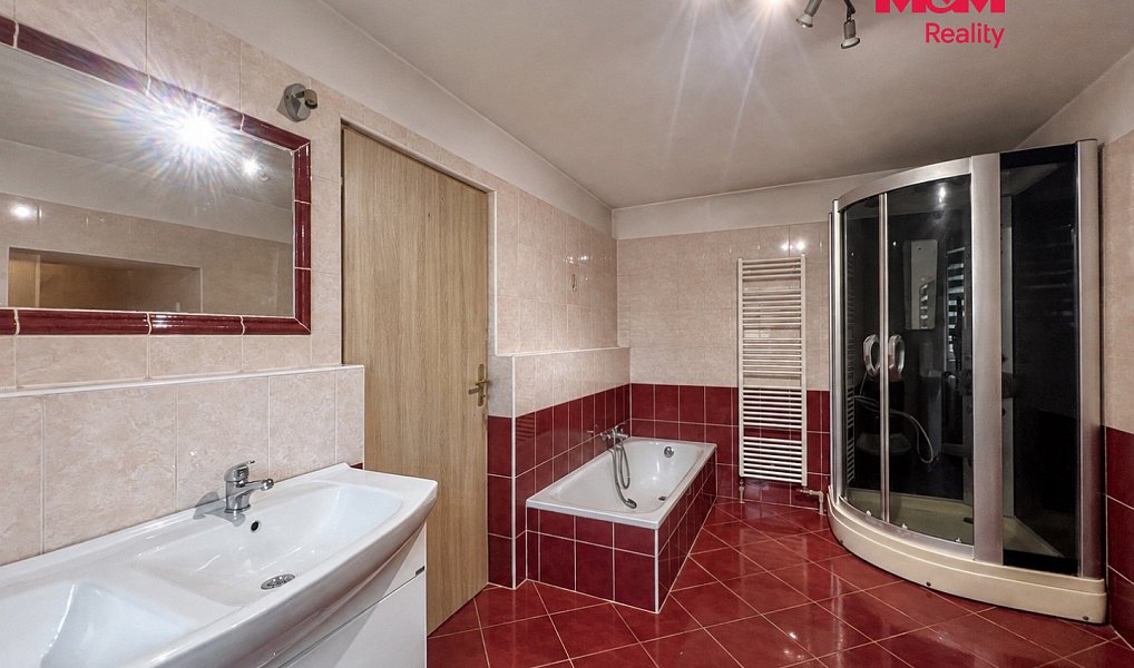 Prodej domu 226 m² s pozemkem 1 039 m², Hrusice – náhled fotky 11