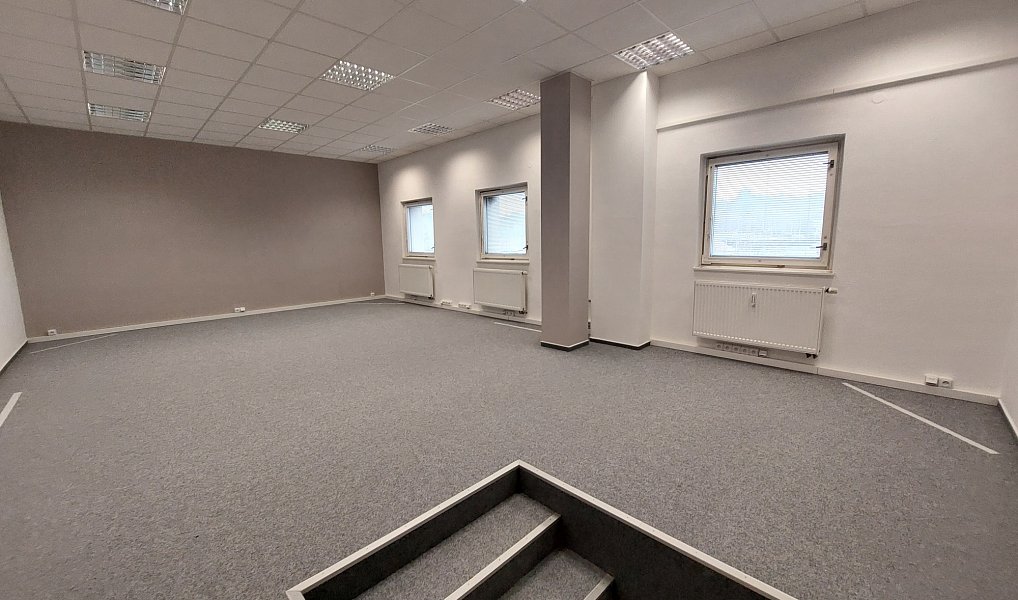 Pronájem kanceláře 25 m², Pelhřimov – náhled fotky 2