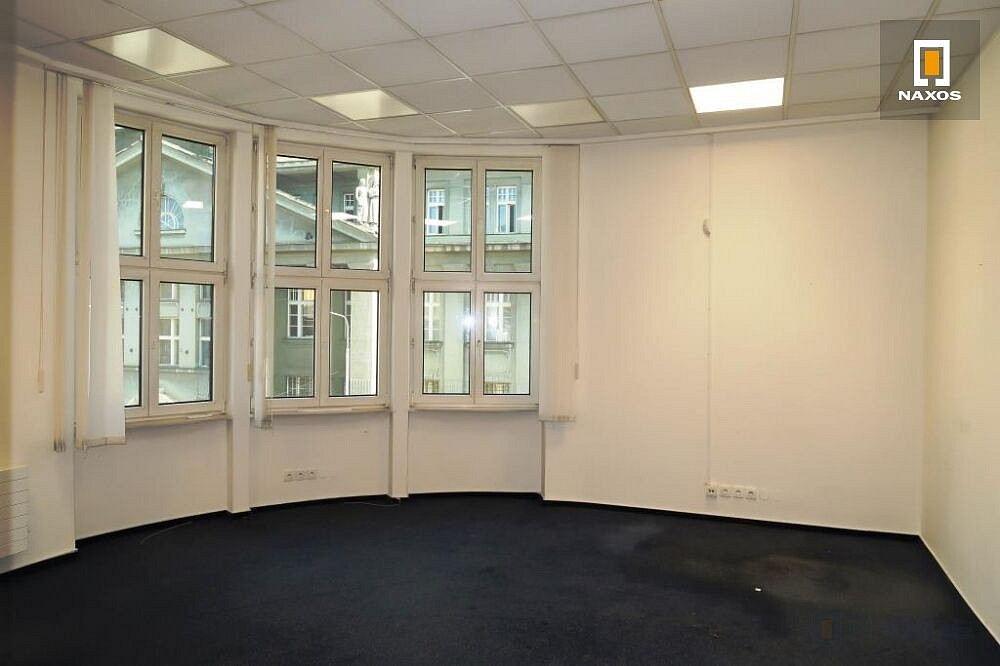 Pronájem kanceláře 135 m²