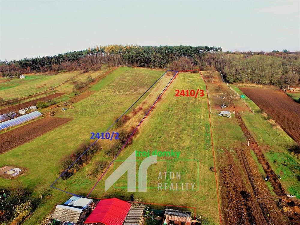 Prodej stavebního pozemku 1 100 m² – fotografie 3