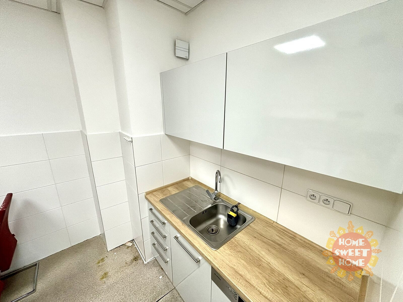 Pronájem kanceláře 200 m² – fotografie 3