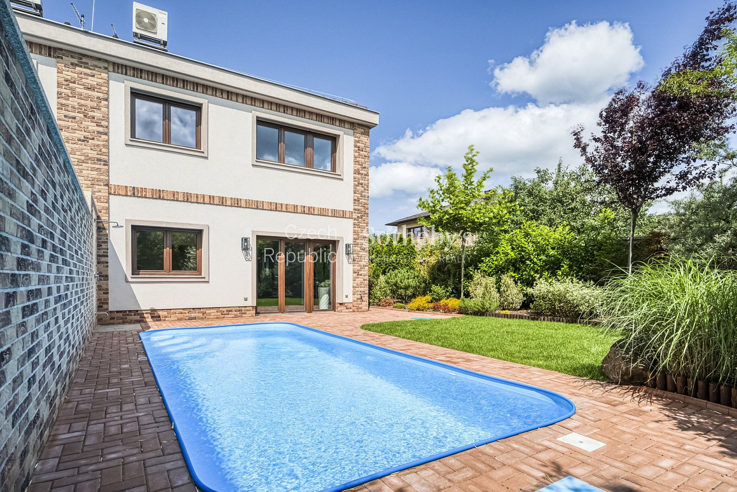 Pronájem domu 184 m² s pozemkem 432 m²