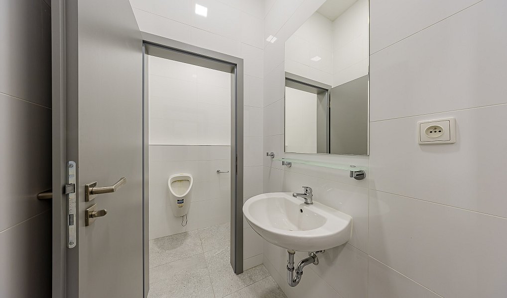 Pronájem obchodních prostor 137 m², Uherský Brod – náhled fotky 7