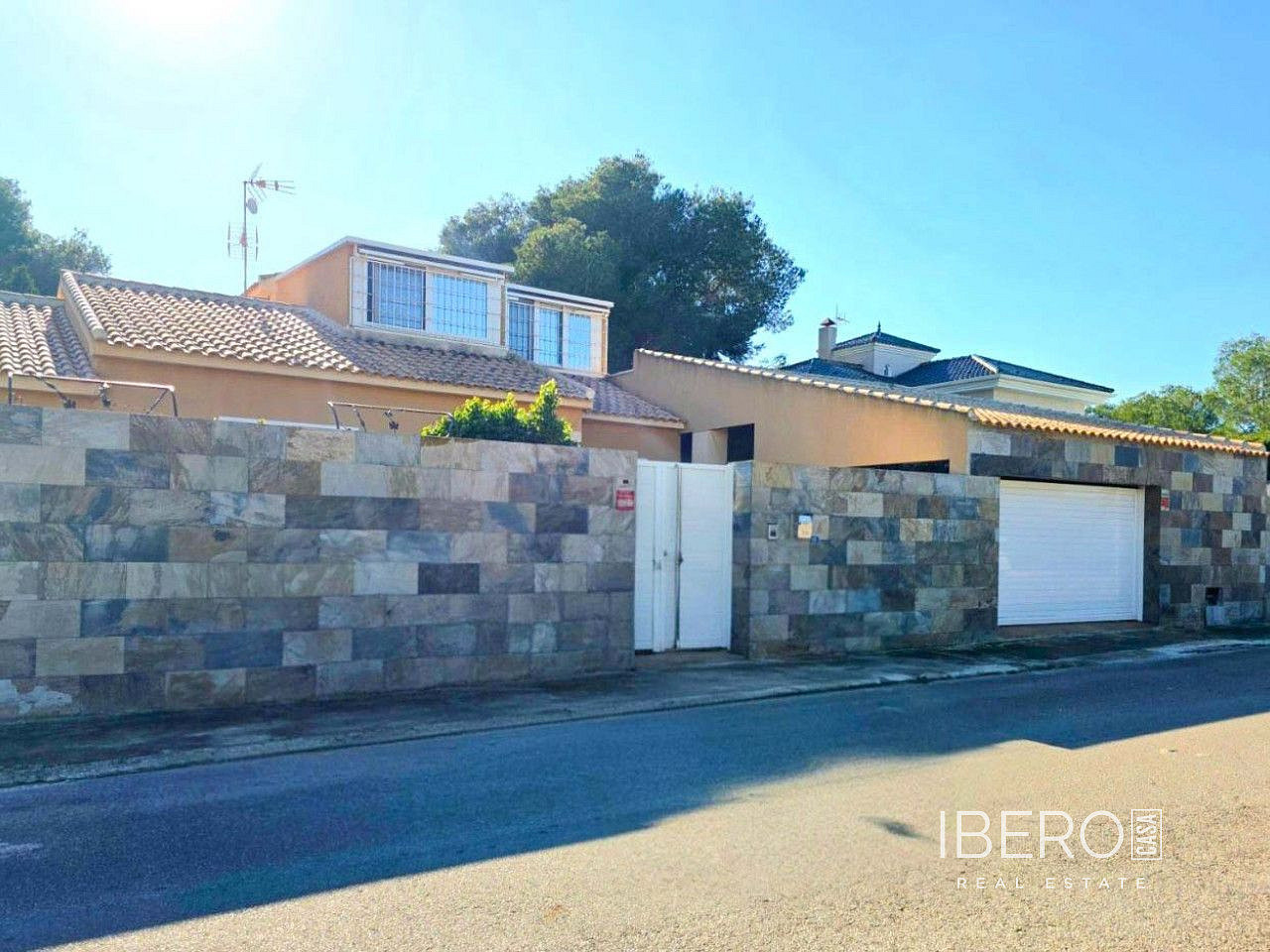 Prodej domu 295 m² s pozemkem 700 m²