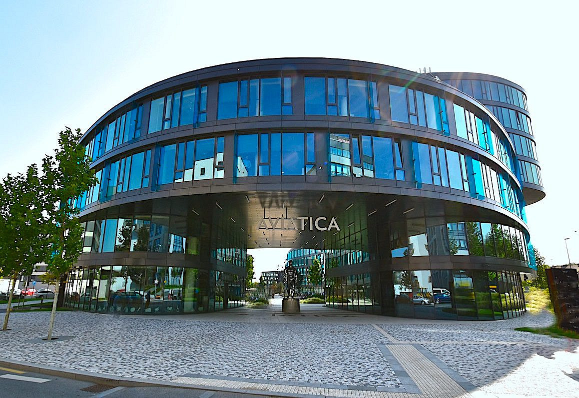 Pronájem kanceláře 612 m²