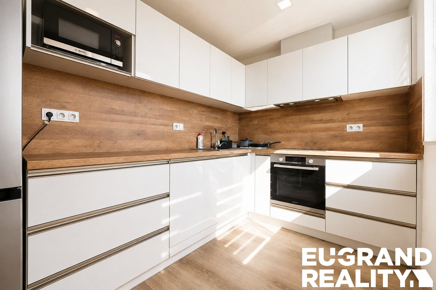 Pronájem bytu 2+kk 68 m² – fotografie 4