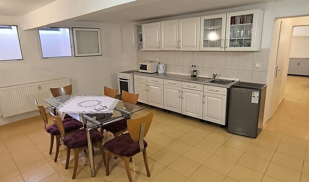 Pronájem bytu 2+kk 60 m², Cheb – náhled fotky 2
